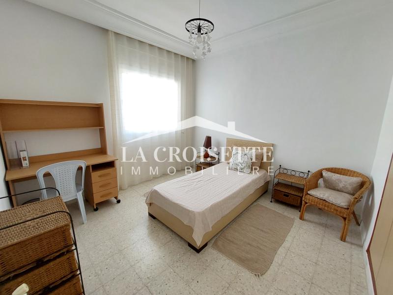Duplex avec jardin S+4 meublé  à La Marsa